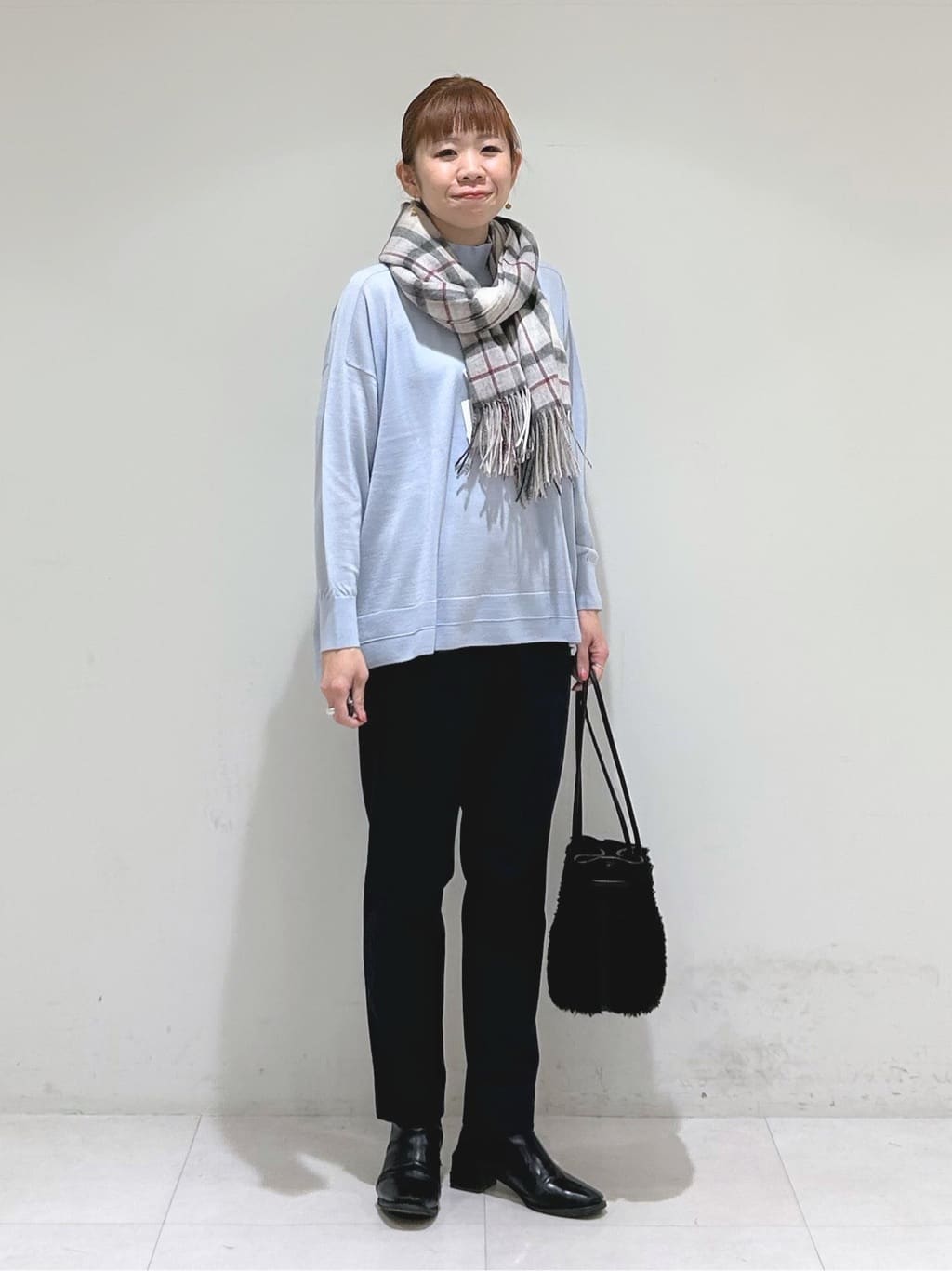 tsuyuさんの「INDIVI｜ウォッシャブルウールストール」を使ったコーディネート