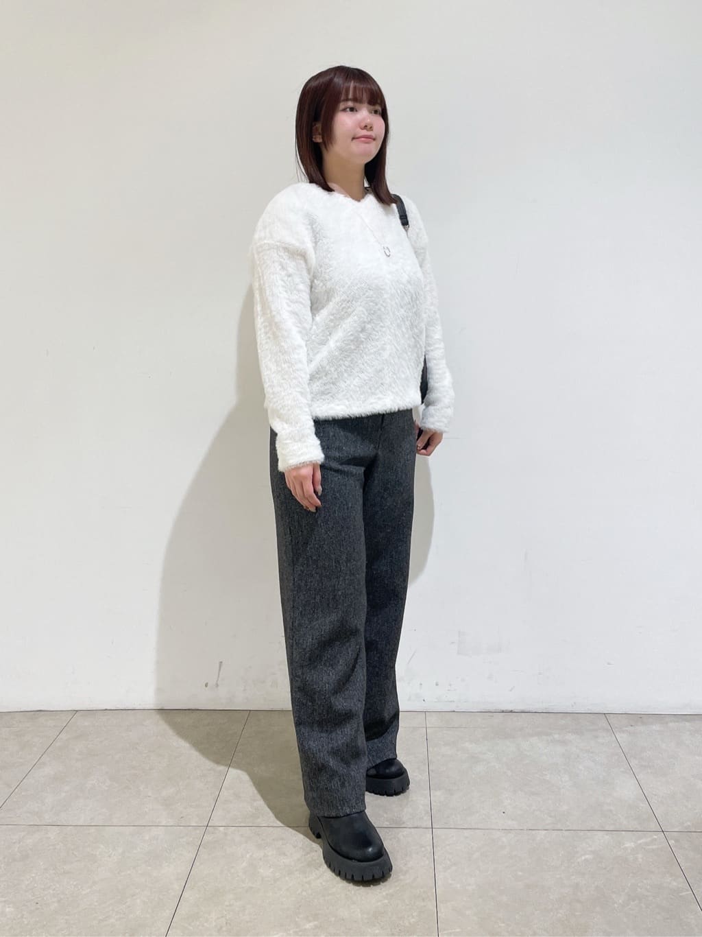 emikaさんの「INDIVI｜【洗える】エアリーシャギートップス」を使ったコーディネート