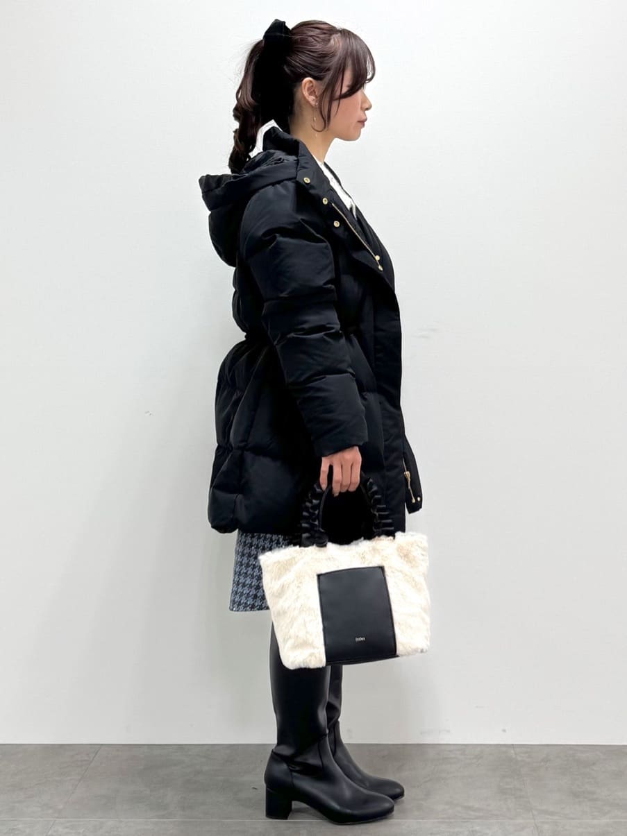 kozuさんの「index｜KAWADAダウンドロストミドルコート【撥水／洗濯機OK／2WAY／静電気防止裏地】《XS～3L》」を使ったコーディネート