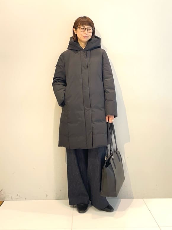 murayamaさんの「INDIVI｜【撥水／洗える】ステッチレス ロングダウンコート」を使ったコーディネート