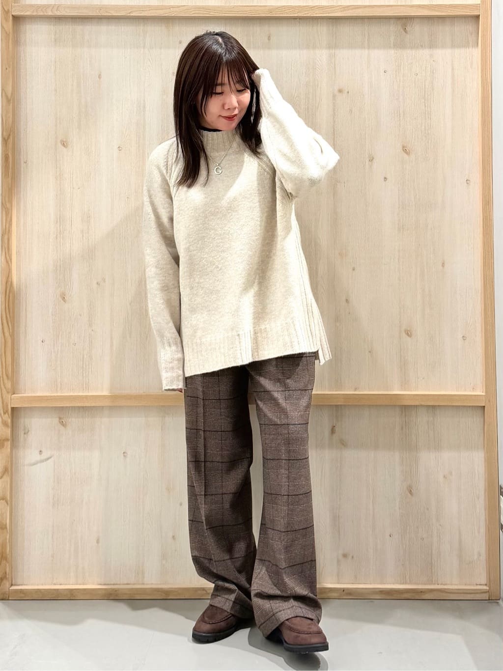 nanaさんの「THE SHOP TK｜ふんわり柔らかきれい色 ウール混ハイネックニット」を使ったコーディネート
