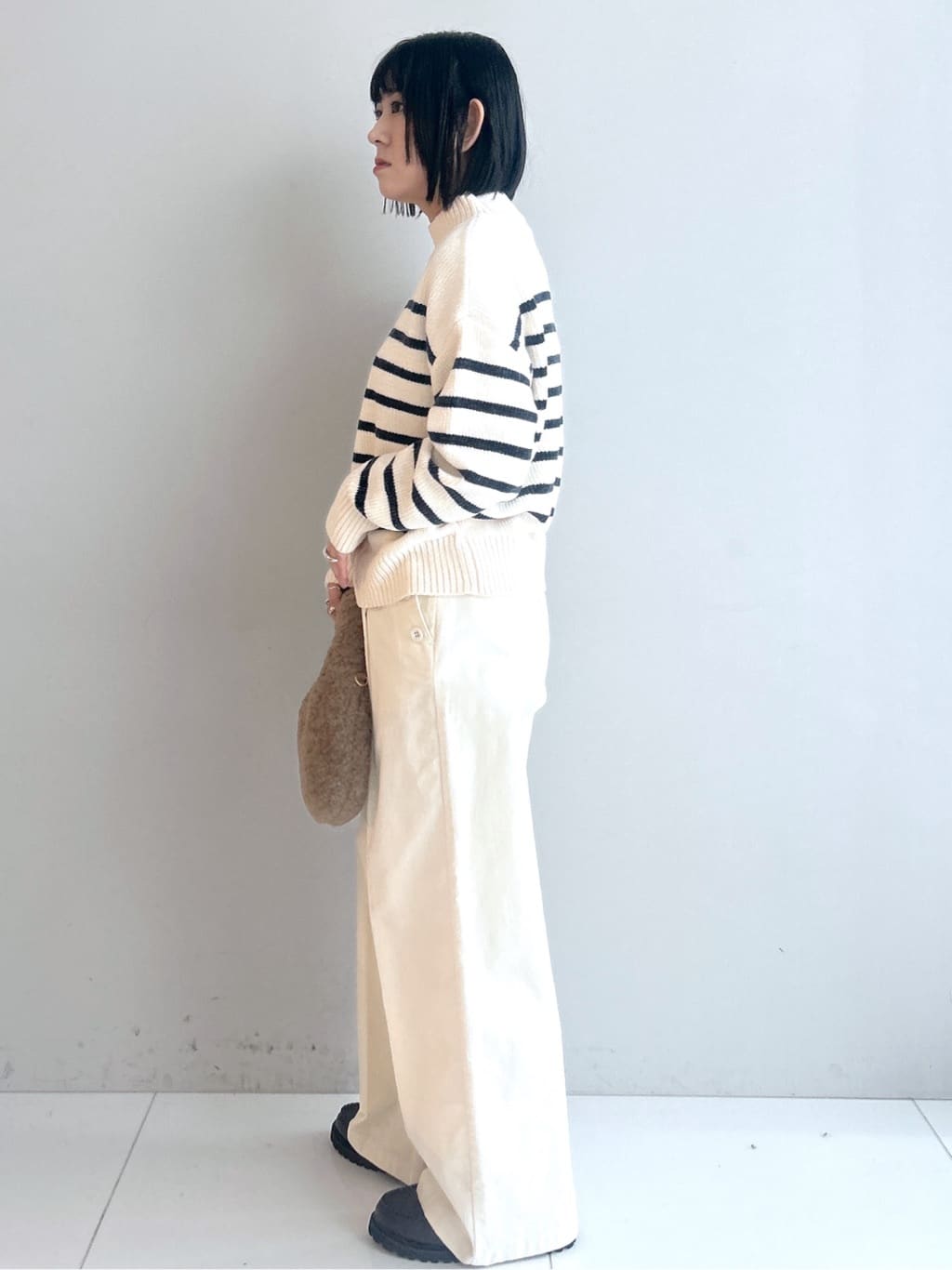 Hirokaさんの「Dessin｜ウール混クルーネックコート」を使ったコーディネート