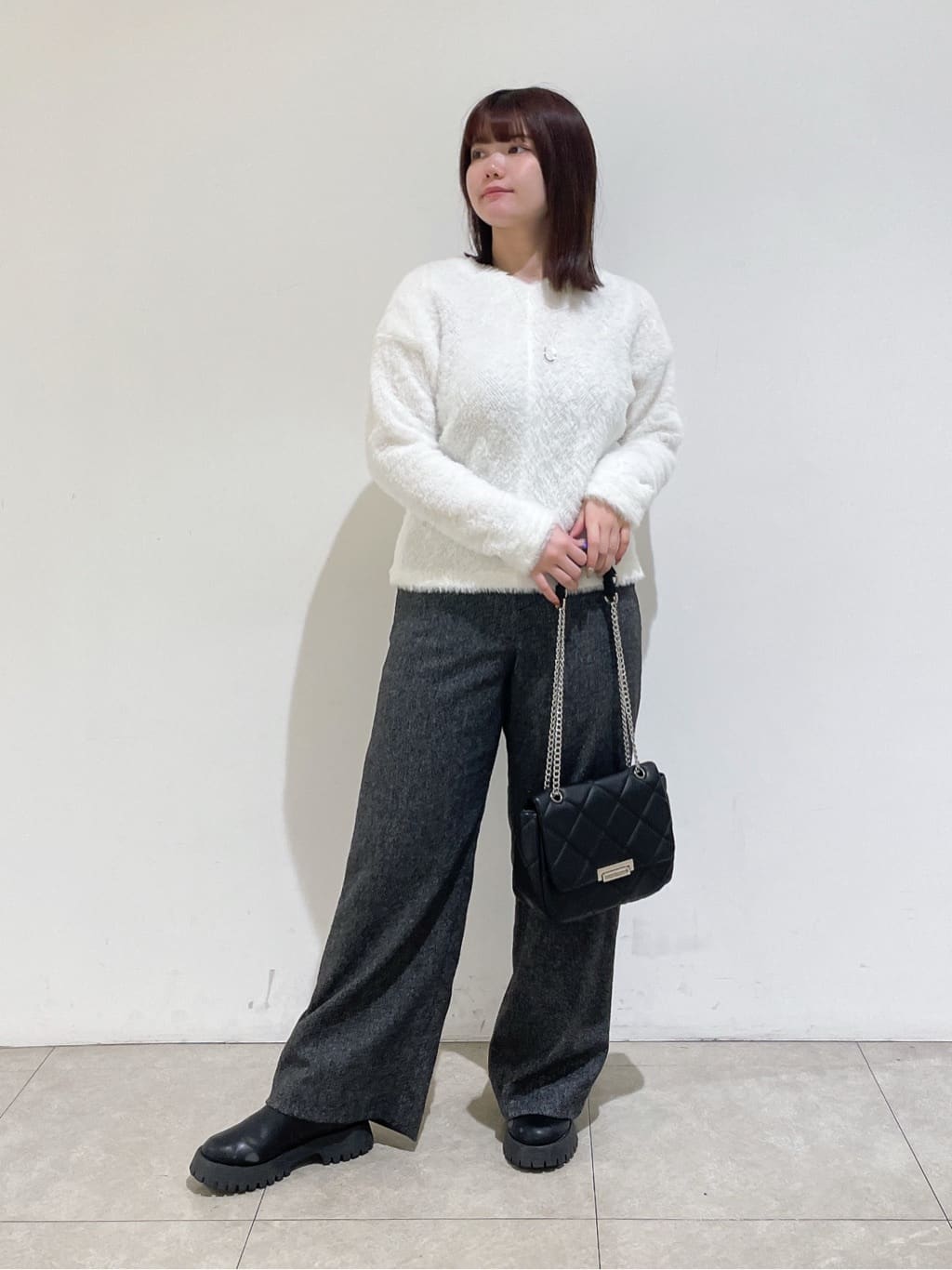 emikaさんの「INDIVI｜【洗える】エアリーシャギートップス」を使ったコーディネート