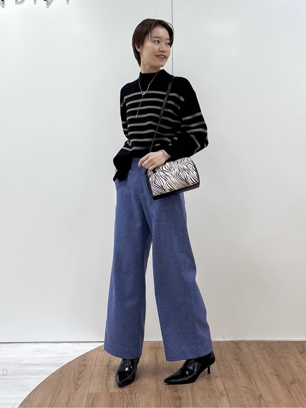kanaeさんの「INDIVI｜【冬ニット人気NO．1！／カシミヤ混】ミドルゲージハイネックニット」を使ったコーディネート