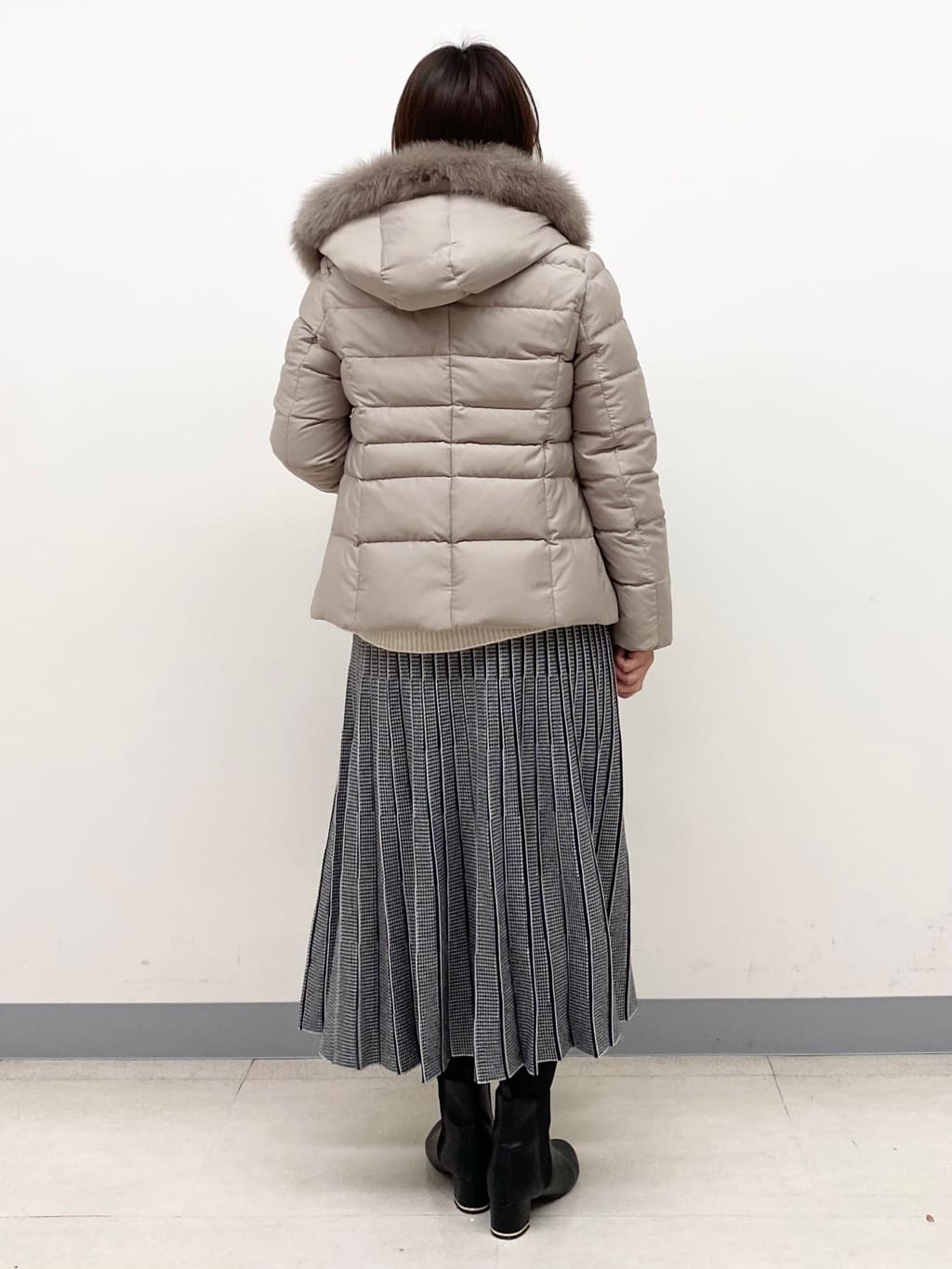 YUKARIさんの「INDIVI｜【名品／撥水／抗菌防臭】ショート丈リサイクルダウンコート」を使ったコーディネート
