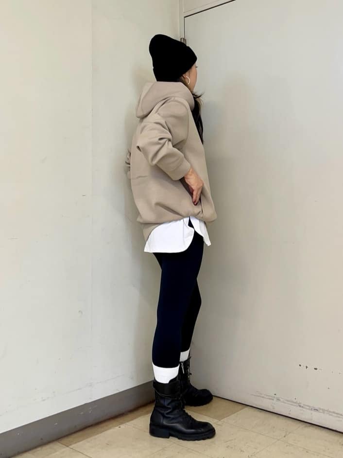 iwさんの「TAKEO KIKUCHI｜エアダン プルオーバー パーカー」を使ったコーディネート