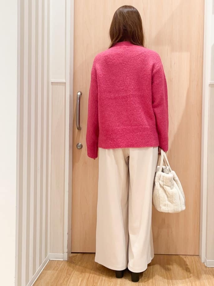 natsumiさんの「SHOO･LA･RUE｜【着丈選べる/きっと虜になる】あったかもちもち ワイドパンツ」を使ったコーディネート