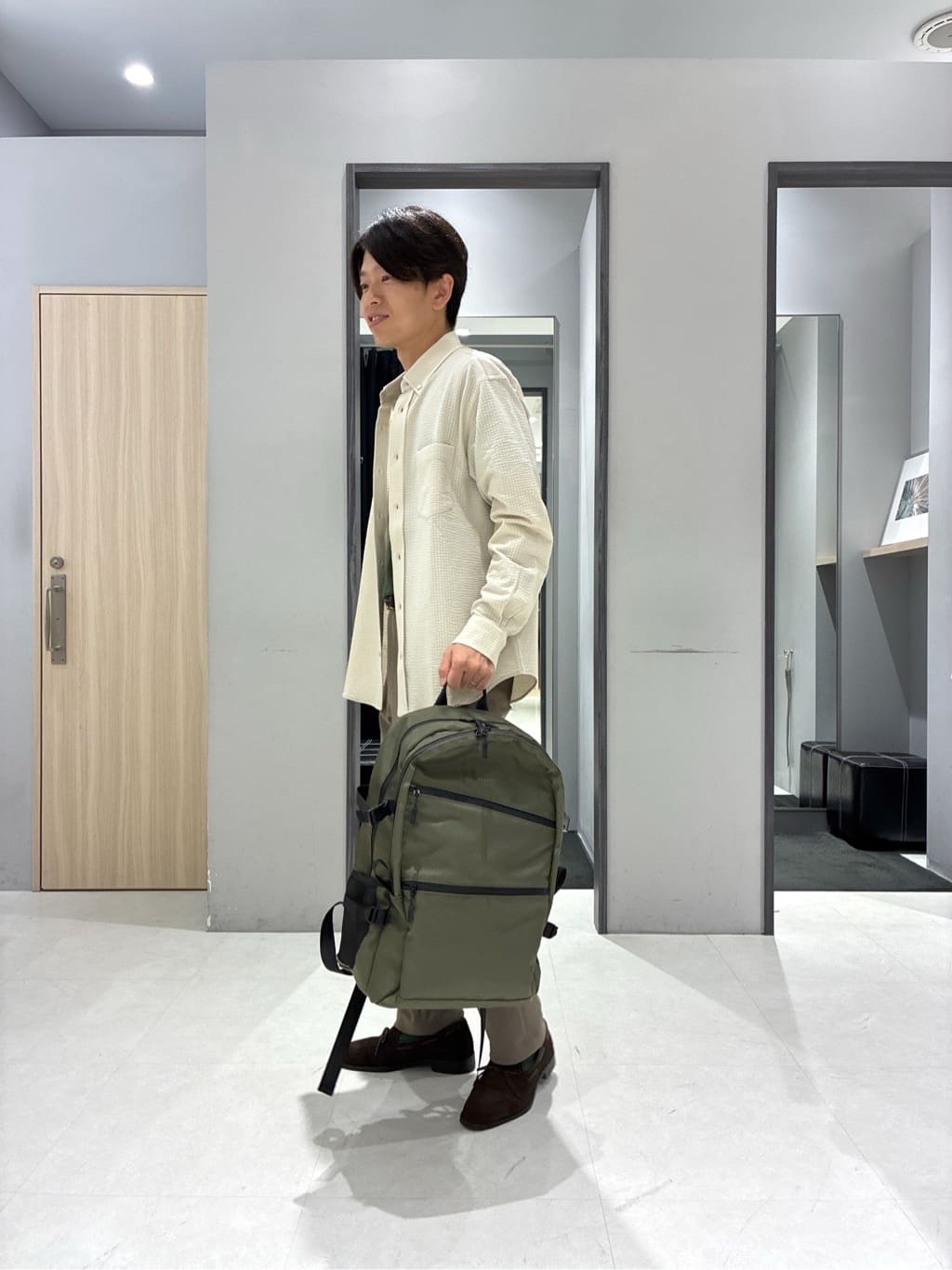 わいずみさんの「TAKEO KIKUCHI｜【360&deg;ストレッチ／セットアップ対応】None Of Stress パンツ」を使ったコーディネート