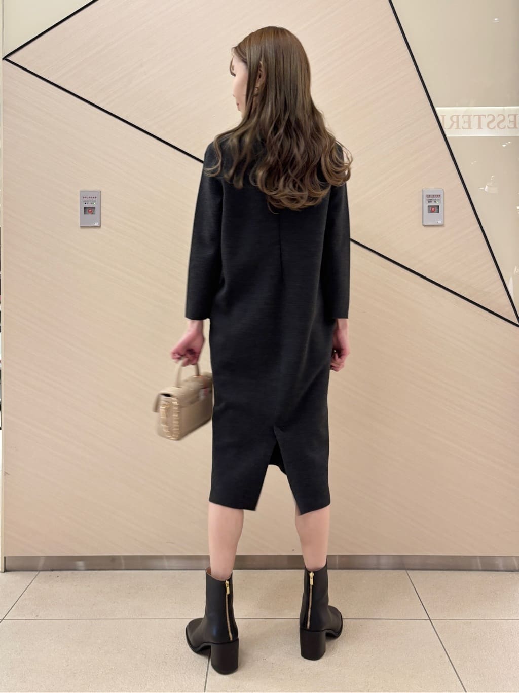 清水夏姫さんの「DRESSTERIOR｜キルテッドショルダーバッグ」を使ったコーディネート