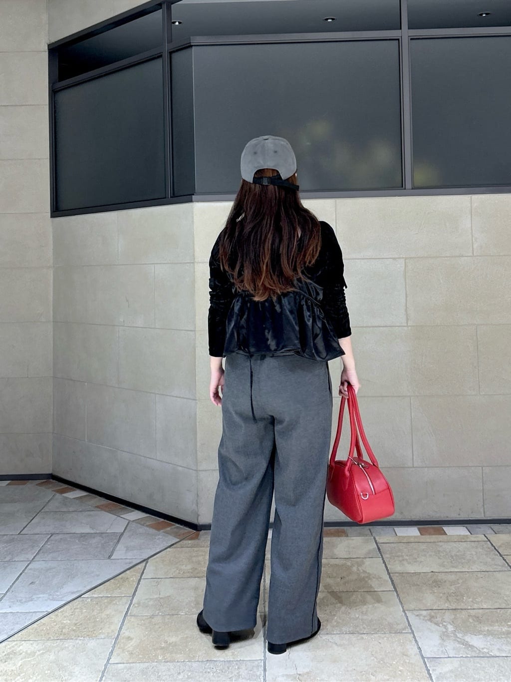 よねさんの「INDIVI｜◆Comfy SET UP｜イージーストレートスラックス【セットアップ対応／通勤／カセット服】」を使ったコーディネート