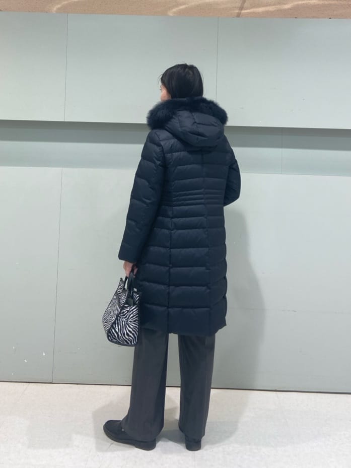 hitomiさんの「UNTITLED｜【はっ水機能/フード取り外し可/防寒】ロングダウンコート」を使ったコーディネート