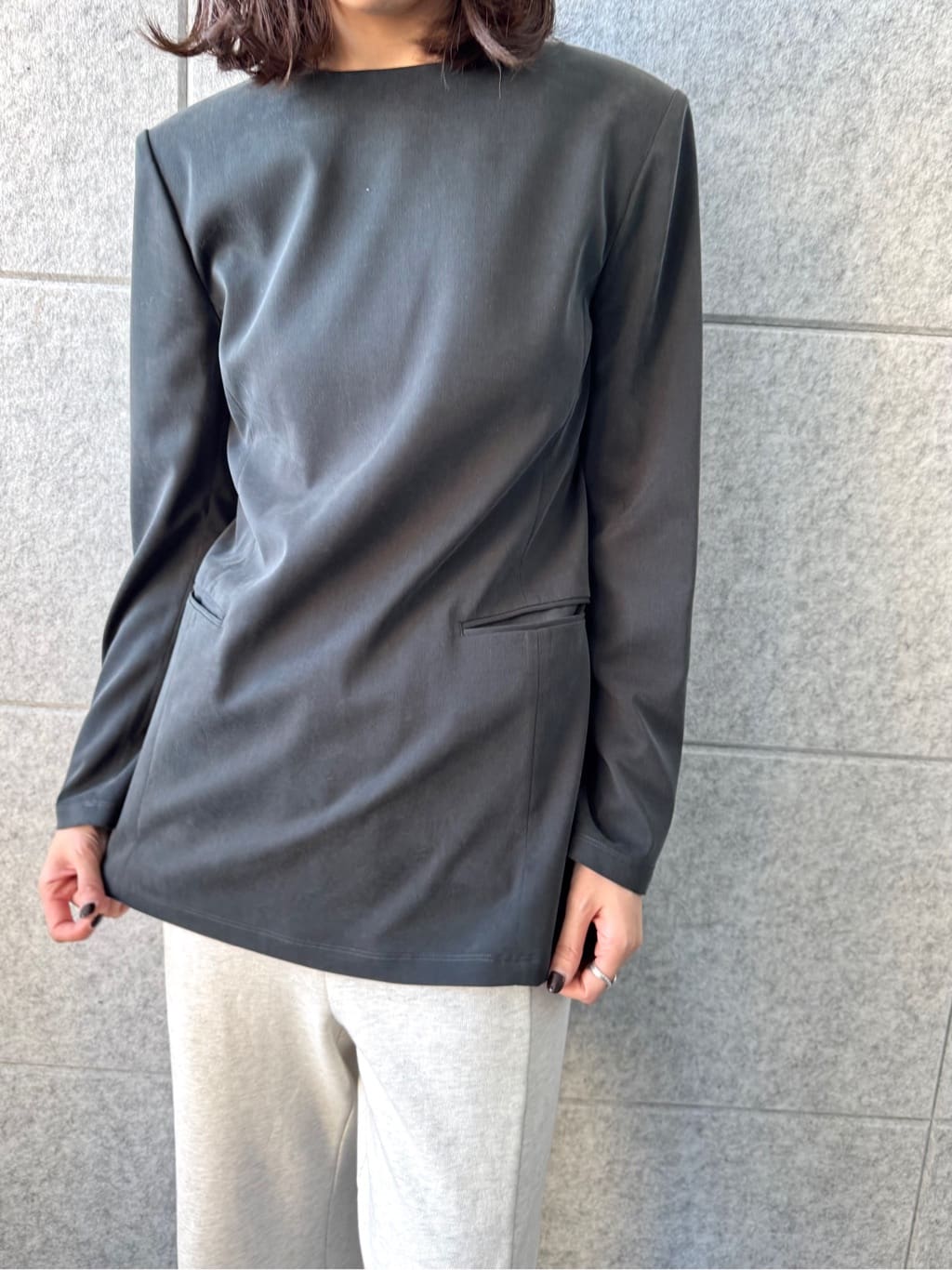 uchi__yamaさんの「CODE A｜power shollder mini dress」を使ったコーディネート
