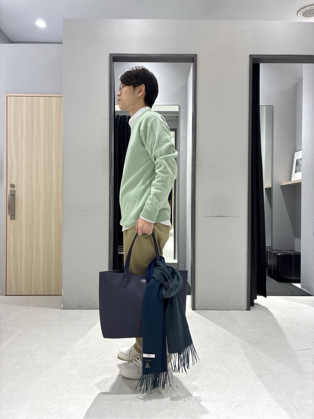 わいずみさんの「TAKEO KIKUCHI｜【Air Palette Knit】ワンポイント カラーニット プルオーバー」を使ったコーディネート