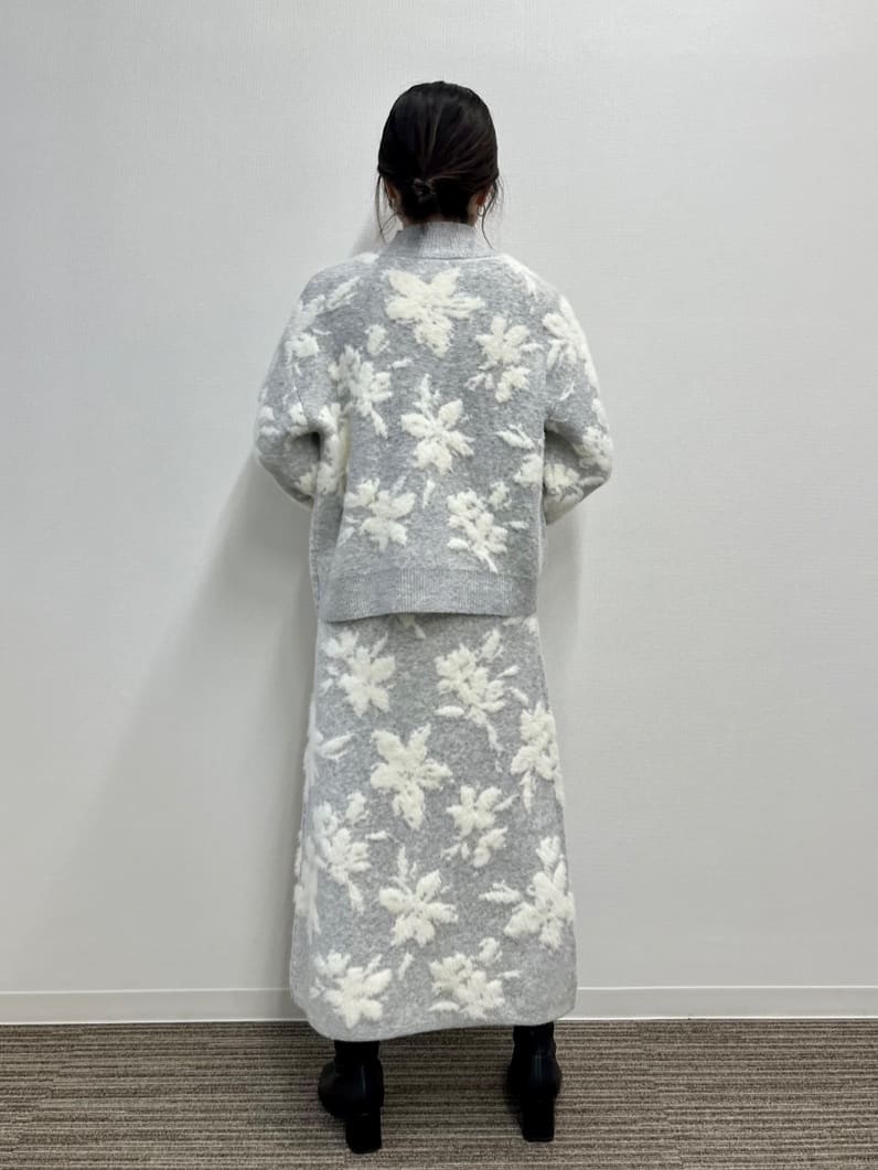 saoriさんの「【手洗い可／セットアップ可】花柄フェザージャカードニット」を使ったコーディネート