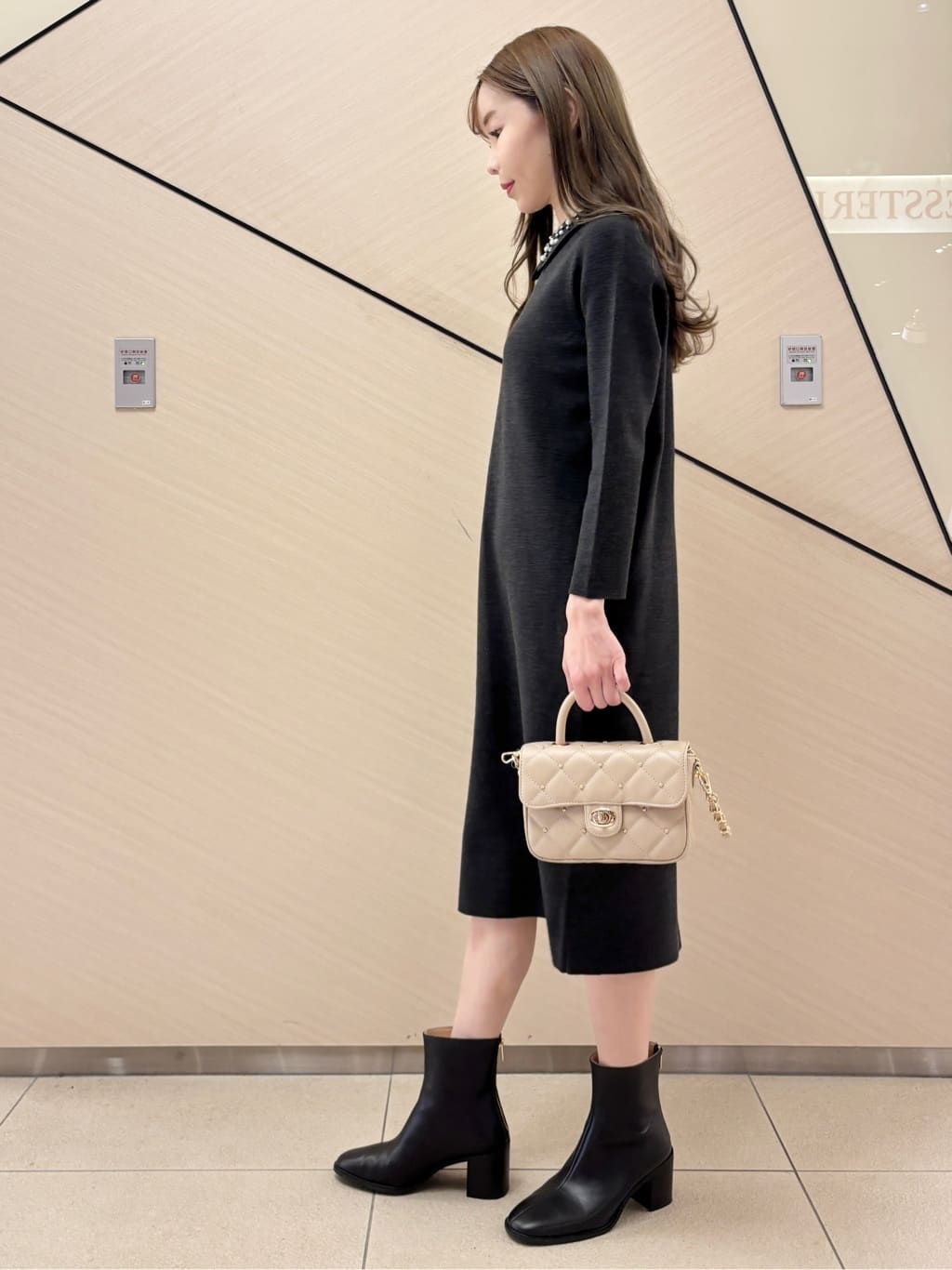 清水夏姫さんの「DRESSTERIOR｜キルテッドショルダーバッグ」を使ったコーディネート