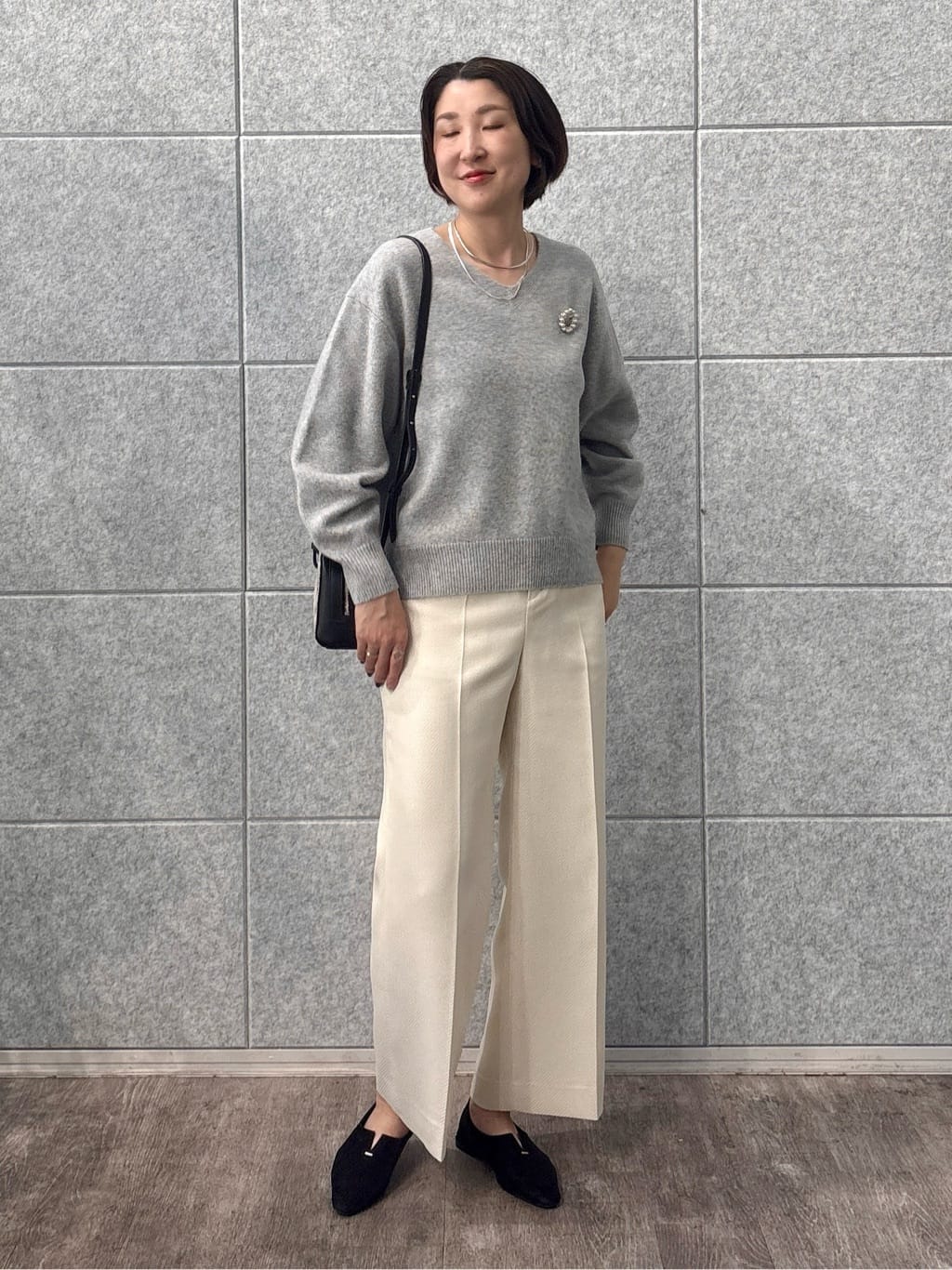 yuriさんの「INDIVI｜【褒められパンツ/ウール調素材】ラメ混ワイドパンツ」を使ったコーディネート