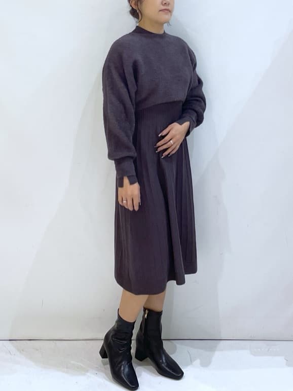 manaさんの「OPAQUE.CLIP｜ラメフェザープルオーバーセット ニットワンピース【洗濯機OK】《XS～LL》」を使ったコーディネート