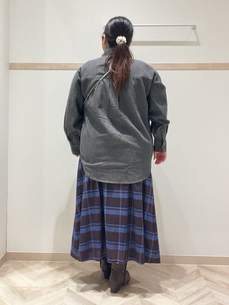 ゆめさんの「SHOO･LA･RUE｜【S-LL】こなれ感をプラスする BIGポケットデニムシャツ」を使ったコーディネート