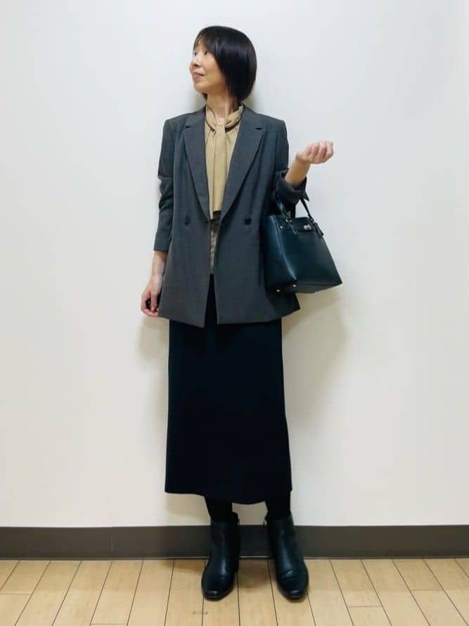Riiさんの「Reflect｜【キレイめスタイル／通勤におすすめ◎】ボウタイシャンブレーカラーブラウス」を使ったコーディネート