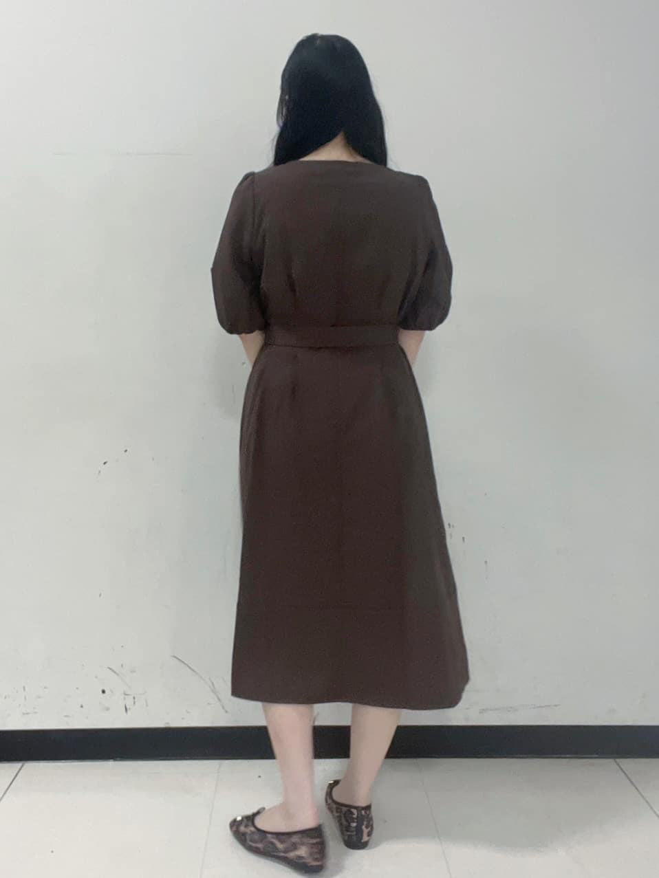 Hitomiさんの「index｜タックパフスリーブワンピース【洗濯機洗い可／イージーアイロン】」を使ったコーディネート