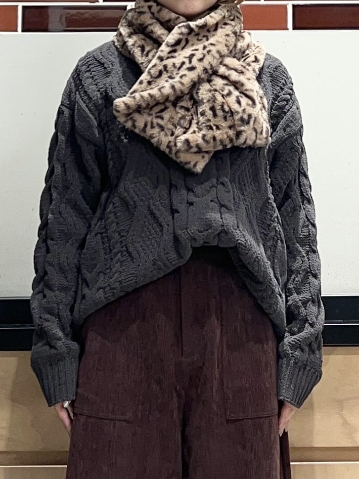 かのさんの「THE SHOP TK｜【洗える】冬のコーデを盛り上げる マットモール ケーブルニット」を使ったコーディネート