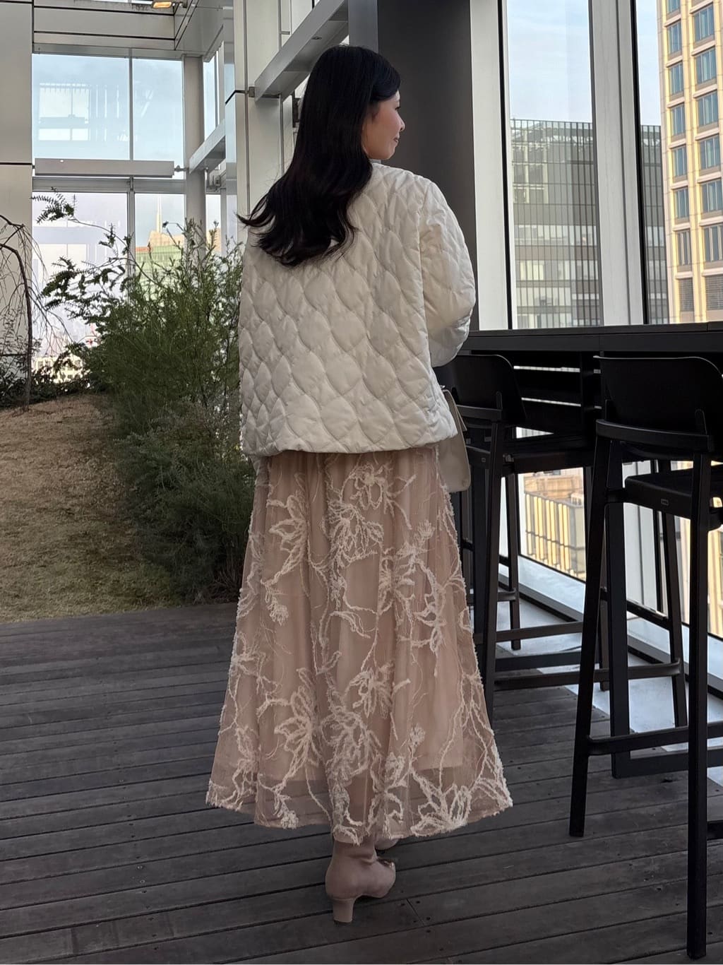 AOIさんの「Couture brooch｜【洗える/スカラデザイン】パフスリーブ ニット」を使ったコーディネート
