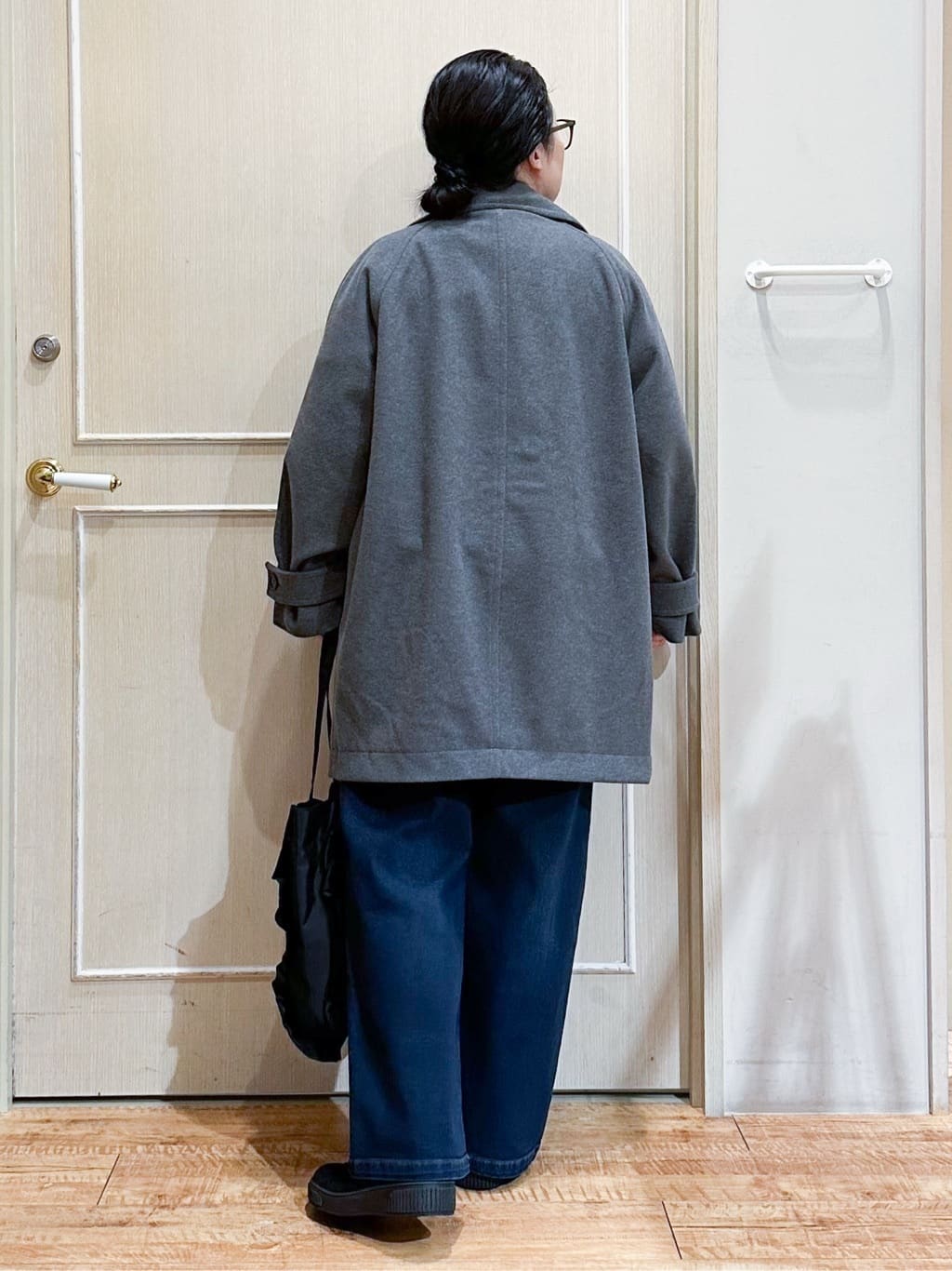 umeさんの「SHOO･LA･RUE｜【洗濯機可/S-LL】上品にキラリと華やぐ スパンコールニット」を使ったコーディネート