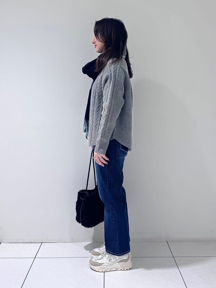 そんさんの「INDIVI｜【洗える】ケーブルデザイン ラウンドヘムニット」を使ったコーディネート