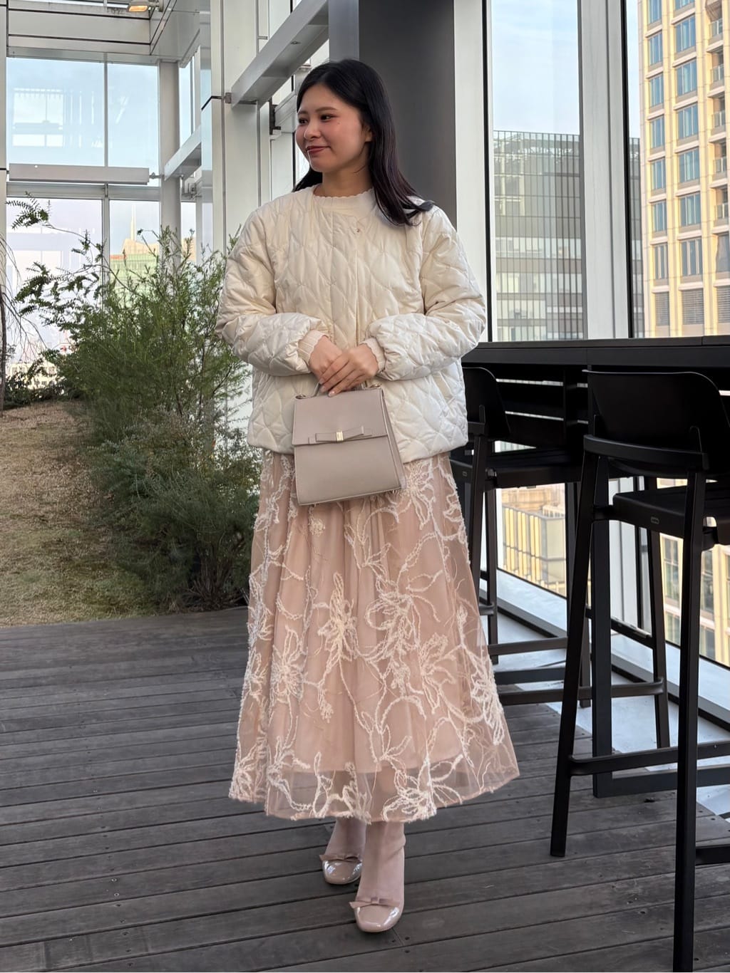 AOIさんの「Couture brooch｜【洗える/スカラデザイン】パフスリーブ ニット」を使ったコーディネート