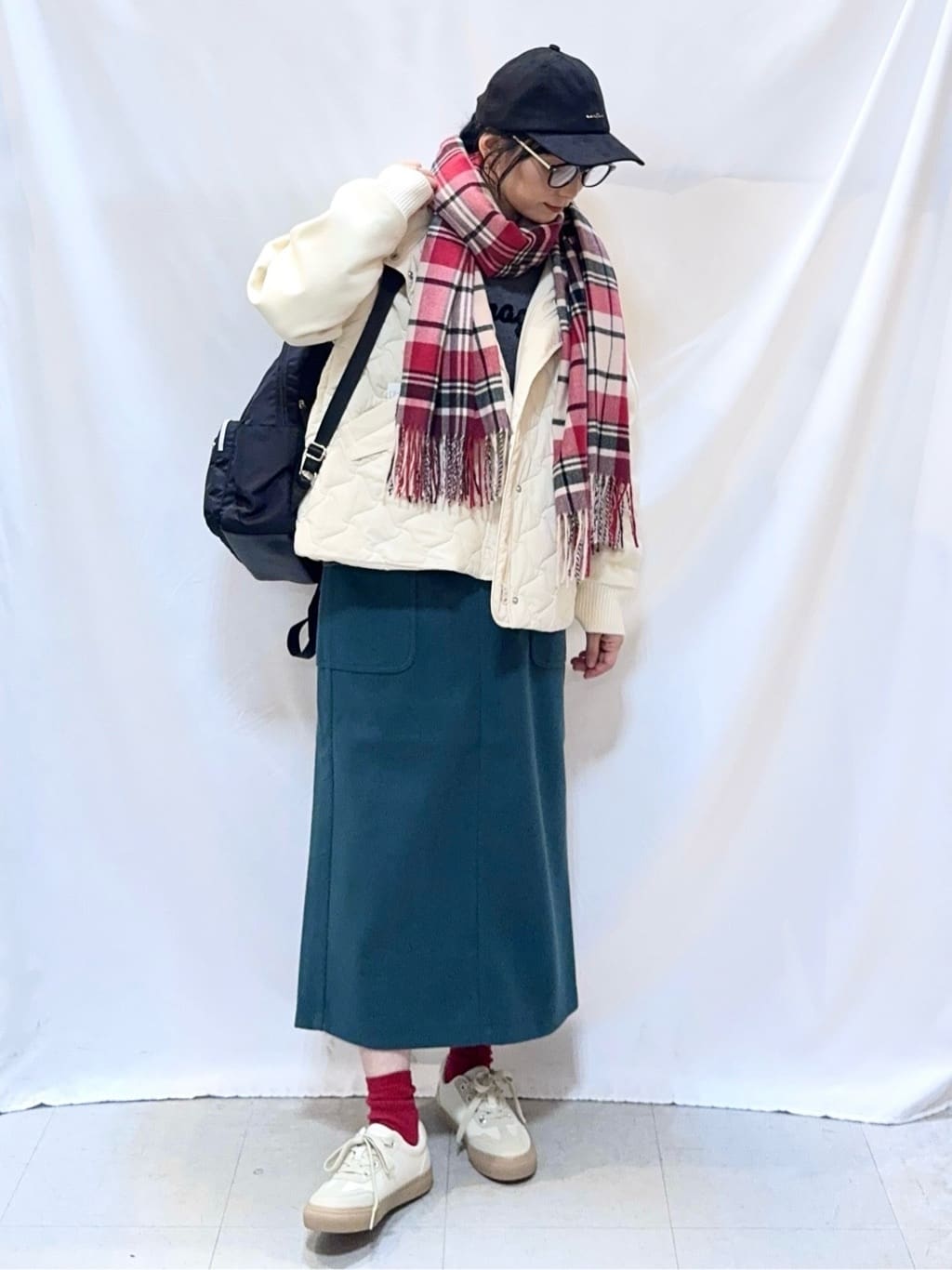 𝐇𝐢𝐫𝐨𝐦𝐢さんの「SHOO･LA･RUE｜【S-LL/洗濯機可】ふわふわがやみつきになる柔らかさ スウェットライクロゴニット」を使ったコーディネート