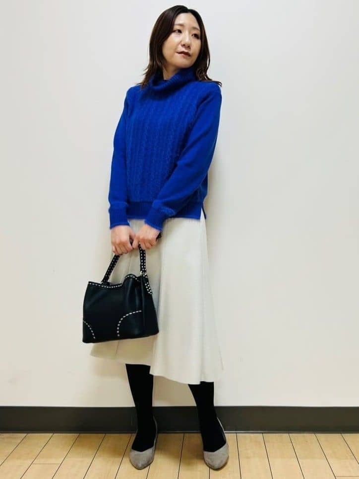 miiiさんの「Reflect｜【ほんのりラメ感◎】ふわふわフェザーヤーンハイネックニット」を使ったコーディネート