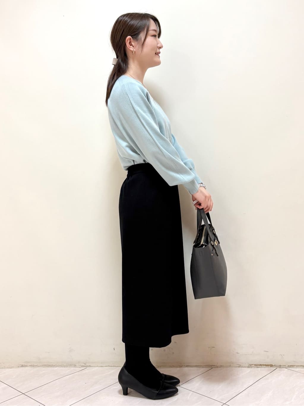 mikiさんの「Reflect｜【すっきりシルエット／通勤におすすめ◎】キレイめジャージタイトスカート」を使ったコーディネート