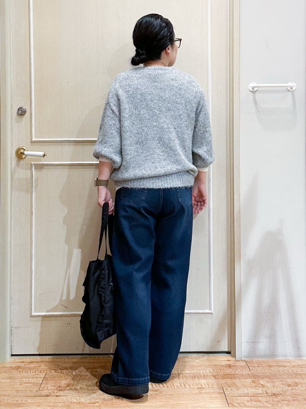 umeさんの「SHOO･LA･RUE｜【洗濯機可/S-LL】上品にキラリと華やぐ スパンコールニット」を使ったコーディネート