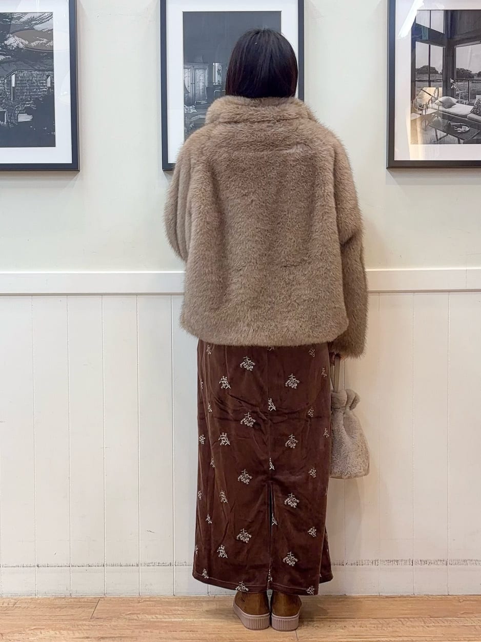 えぬさんの「SHOO･LA･RUE｜【S-LL/洗濯機可】ふわふわがやみつきになる柔らかさ スウェットライクロゴニット」を使ったコーディネート