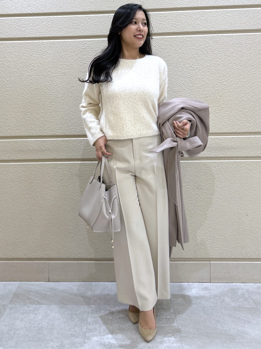 Momokaさんの「COUP DE CHANCE｜【フォックス混】ショート丈ニットトップス」を使ったコーディネート