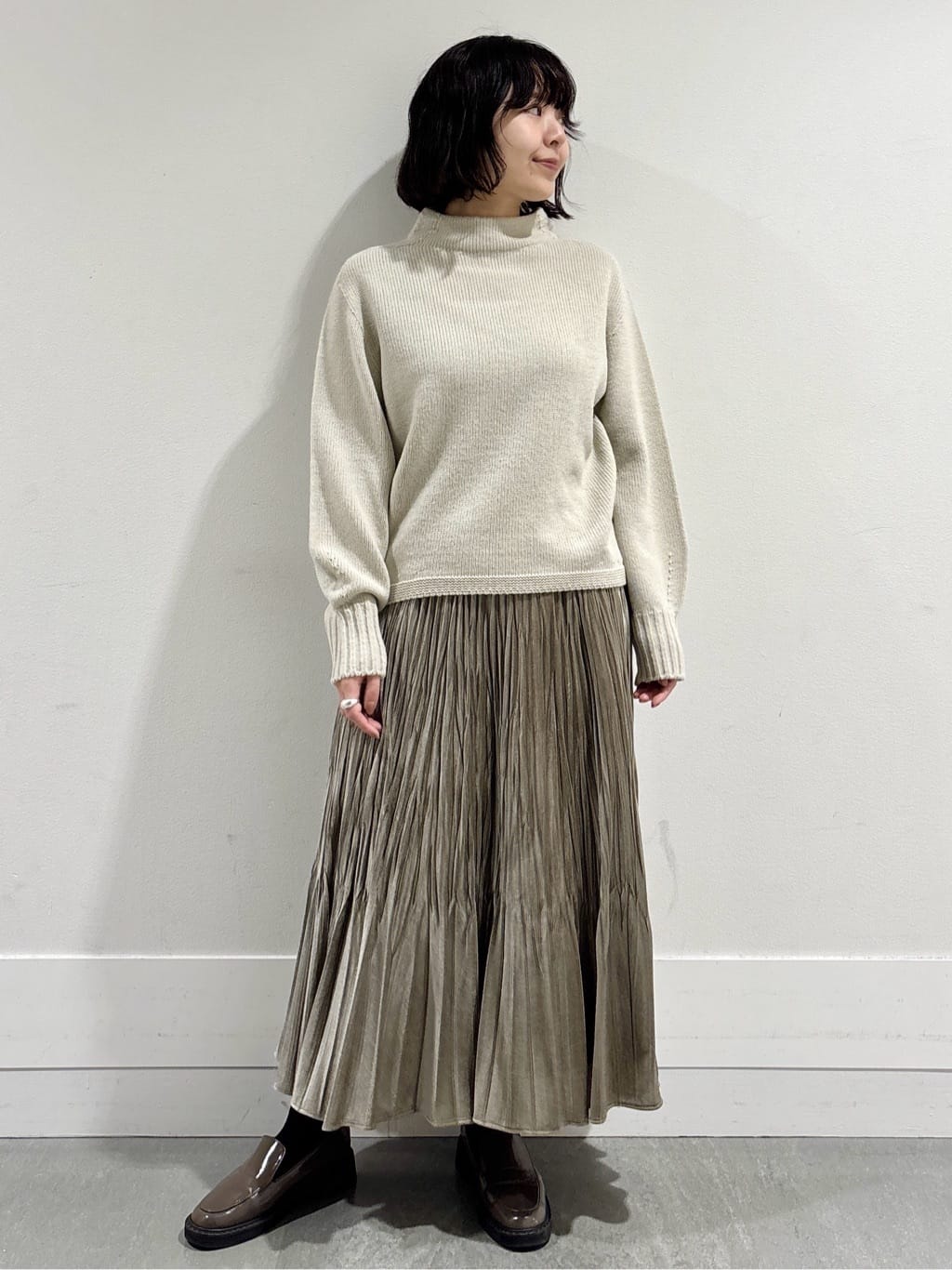 モエカさんの「UNTITLED｜【洗える】スポンディッシュ ボトルネックニット」を使ったコーディネート