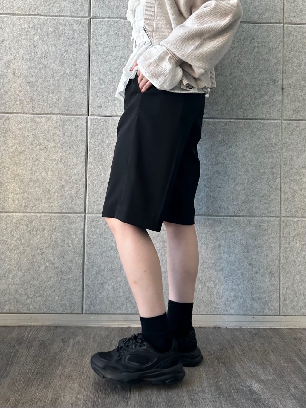 honoka Aさんの「CODE A｜zip form cardigan」を使ったコーディネート