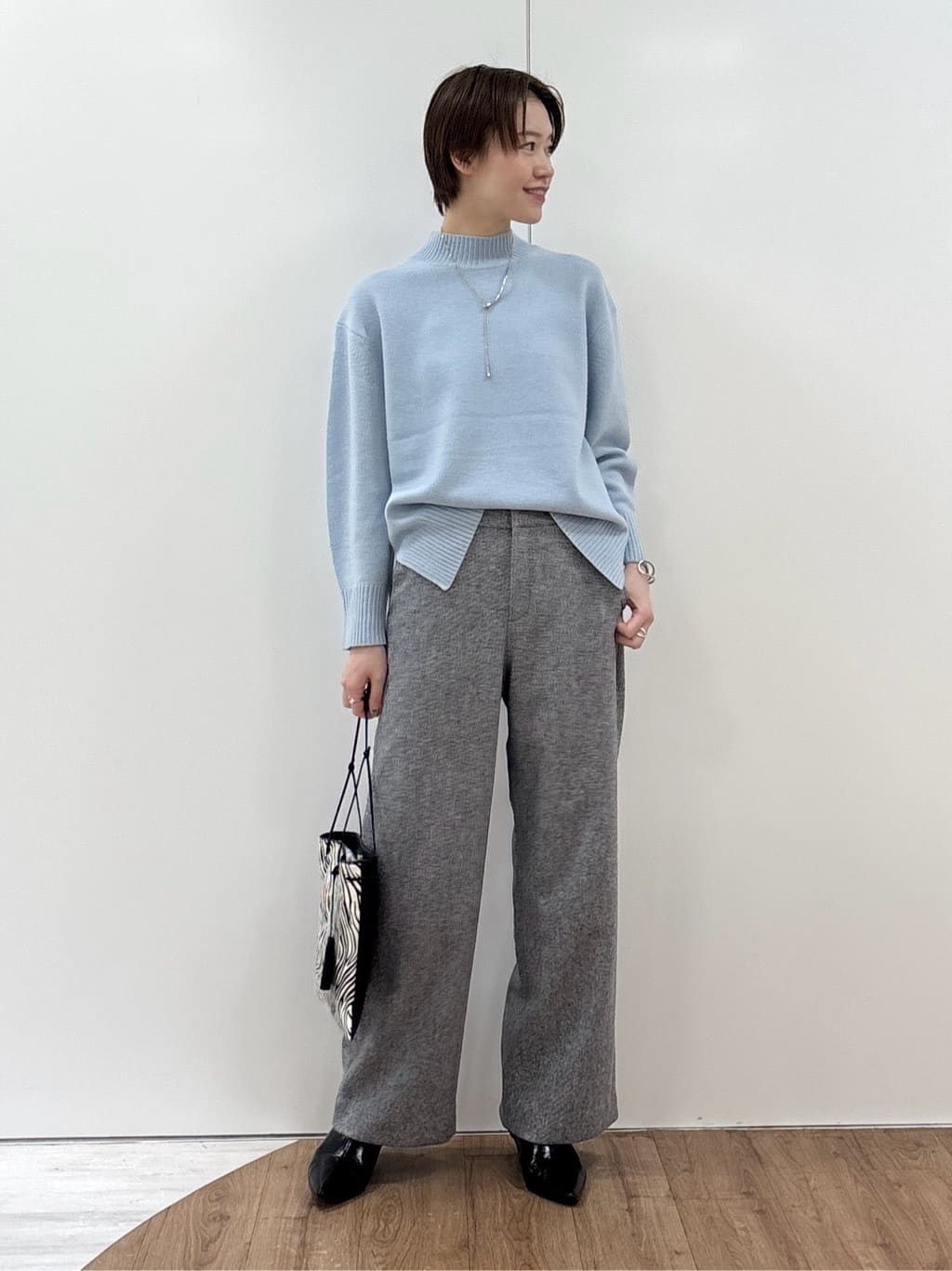 kanaeさんの「INDIVI｜【名品／撥水／抗菌防臭】ロング丈リサイクルダウンコート」を使ったコーディネート