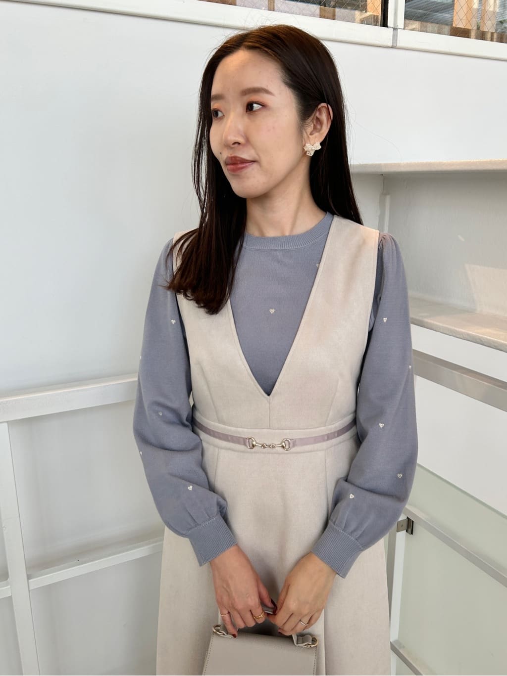 teiさんの「Couture brooch｜リボンデザイン2WAYバッグ」を使ったコーディネート