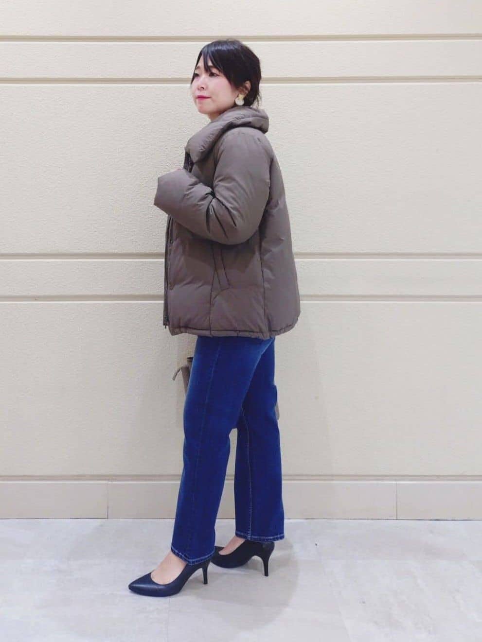 TOMOMIさんの「INDIVI｜【洗える】ケーブルデザイン ラウンドヘムニット」を使ったコーディネート