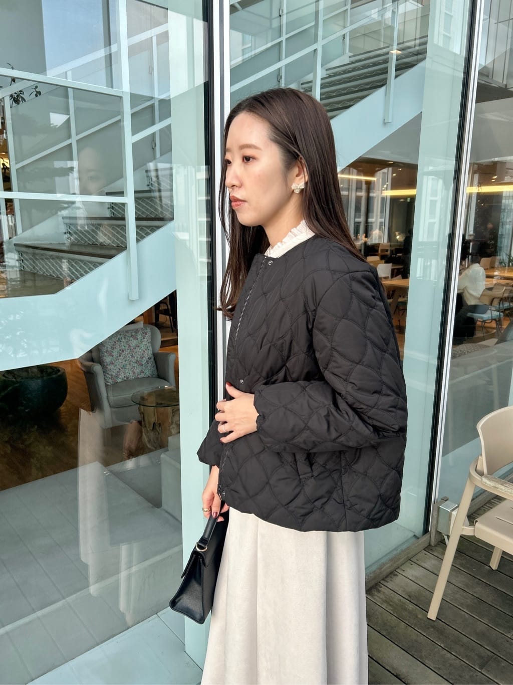 teiさんの「Couture brooch｜【フェミニン・通勤】タイ付きピコフリルブラウス」を使ったコーディネート