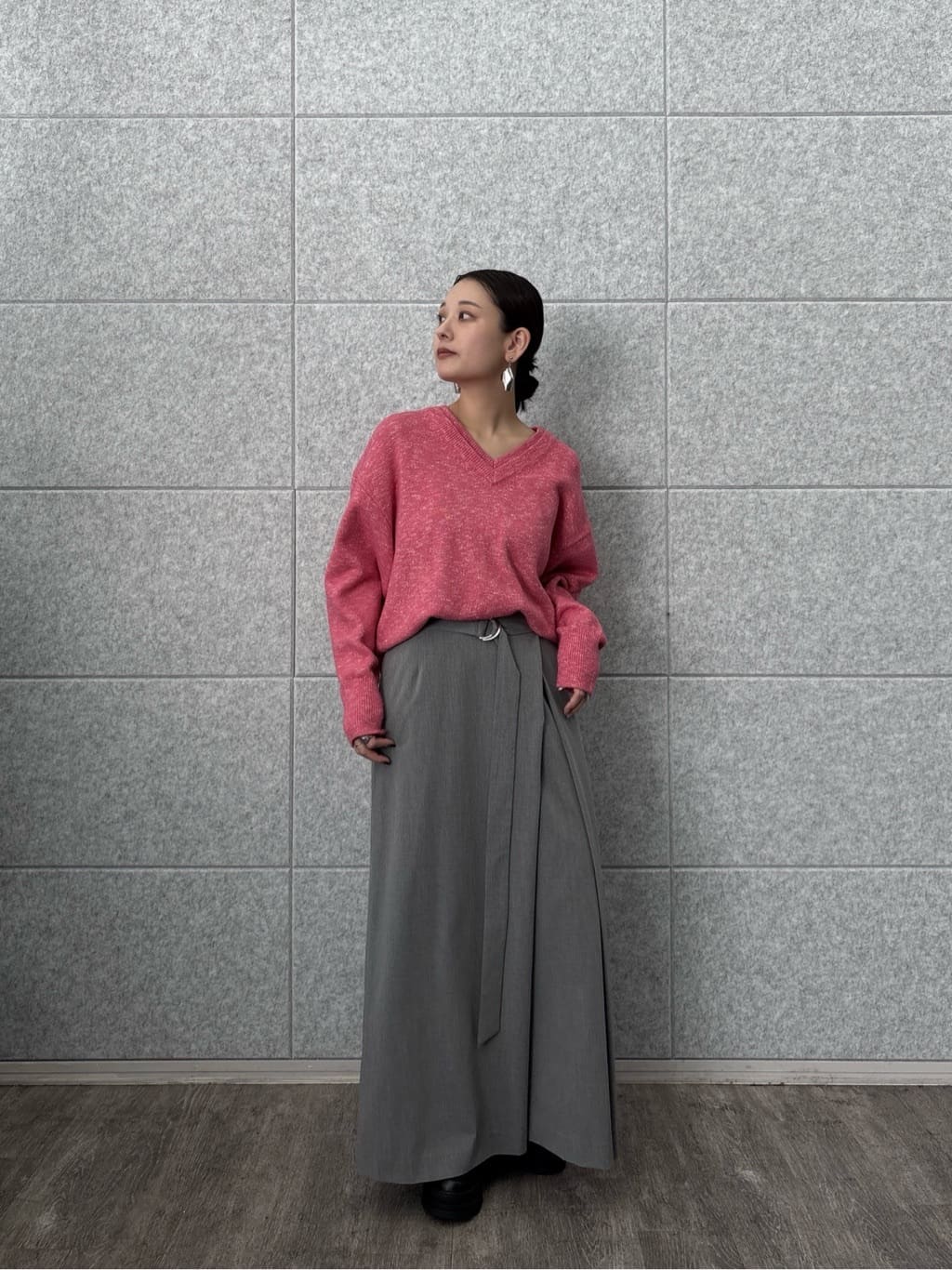 ayanoさんの「INDIVI｜【再入荷】レイヤーネックメランジラメニット」を使ったコーディネート