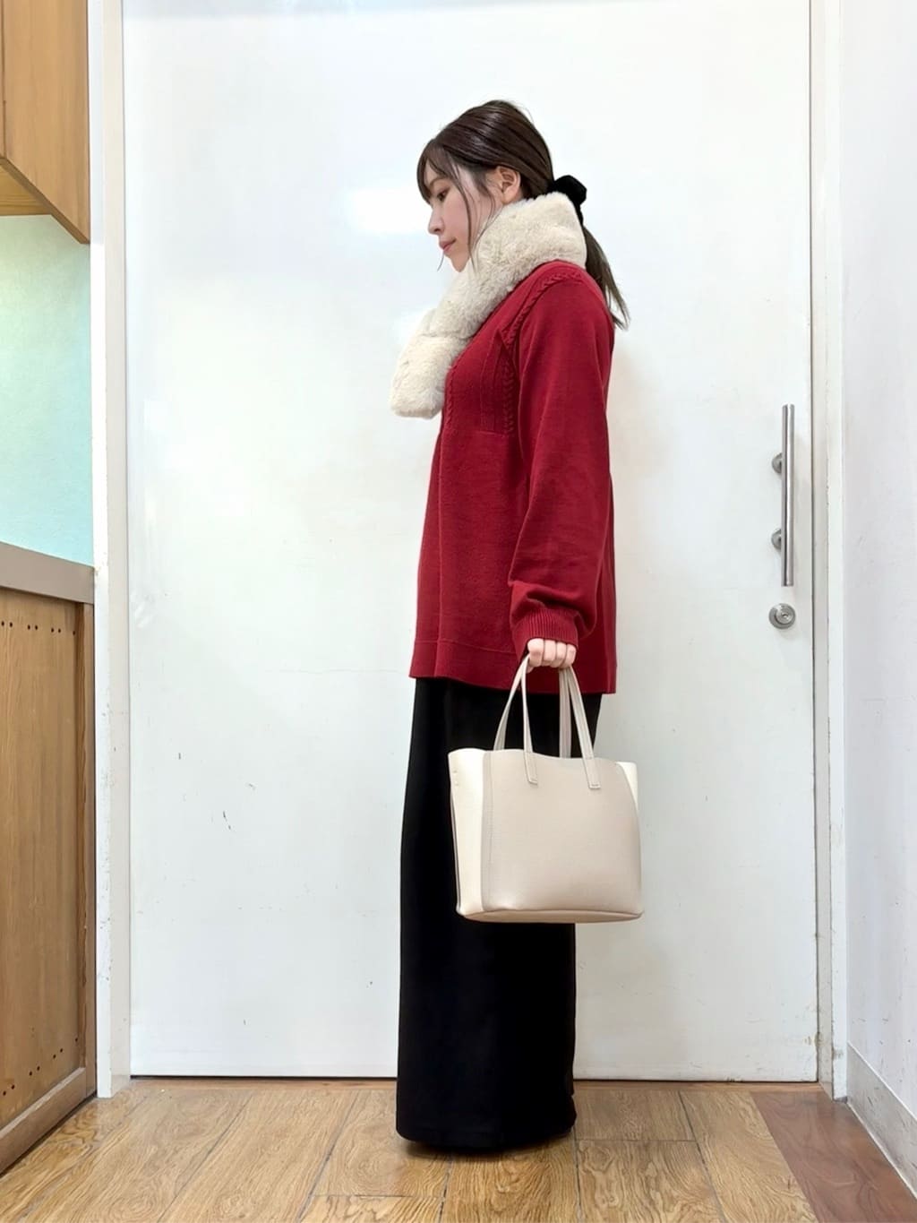 だいわさんの「SHOO･LA･RUE｜気になるお腹周りをカバー ケーブル編みペプラムニット」を使ったコーディネート