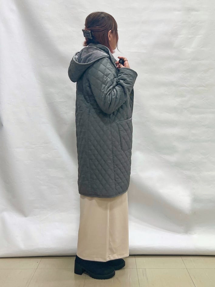 YUIさんの「SHOO･LA･RUE｜【撥水/フード取り外し可】自然にくびれる あったかダイヤ柄キルトコート【CIRCRIC】」を使ったコーディネート
