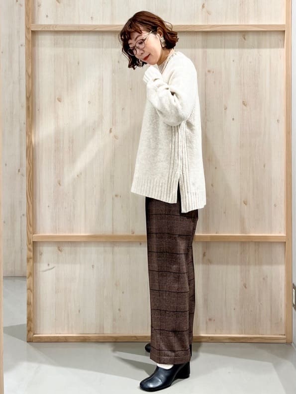 nakoさんの「THE SHOP TK｜ふんわり柔らかきれい色 ウール混ハイネックニット」を使ったコーディネート