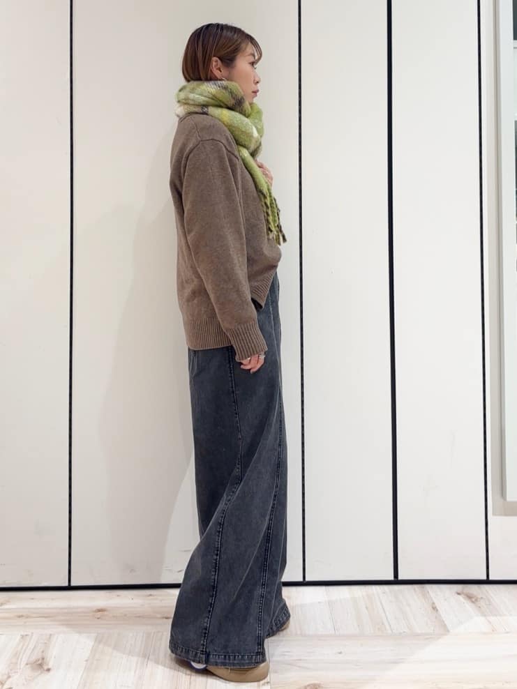 ｓａｔｏｍｉさんの「SHOO･LA･RUE｜【S-LL/洗濯機可】ふわふわがやみつきになる柔らかさ スウェットライクロゴニット」を使ったコーディネート