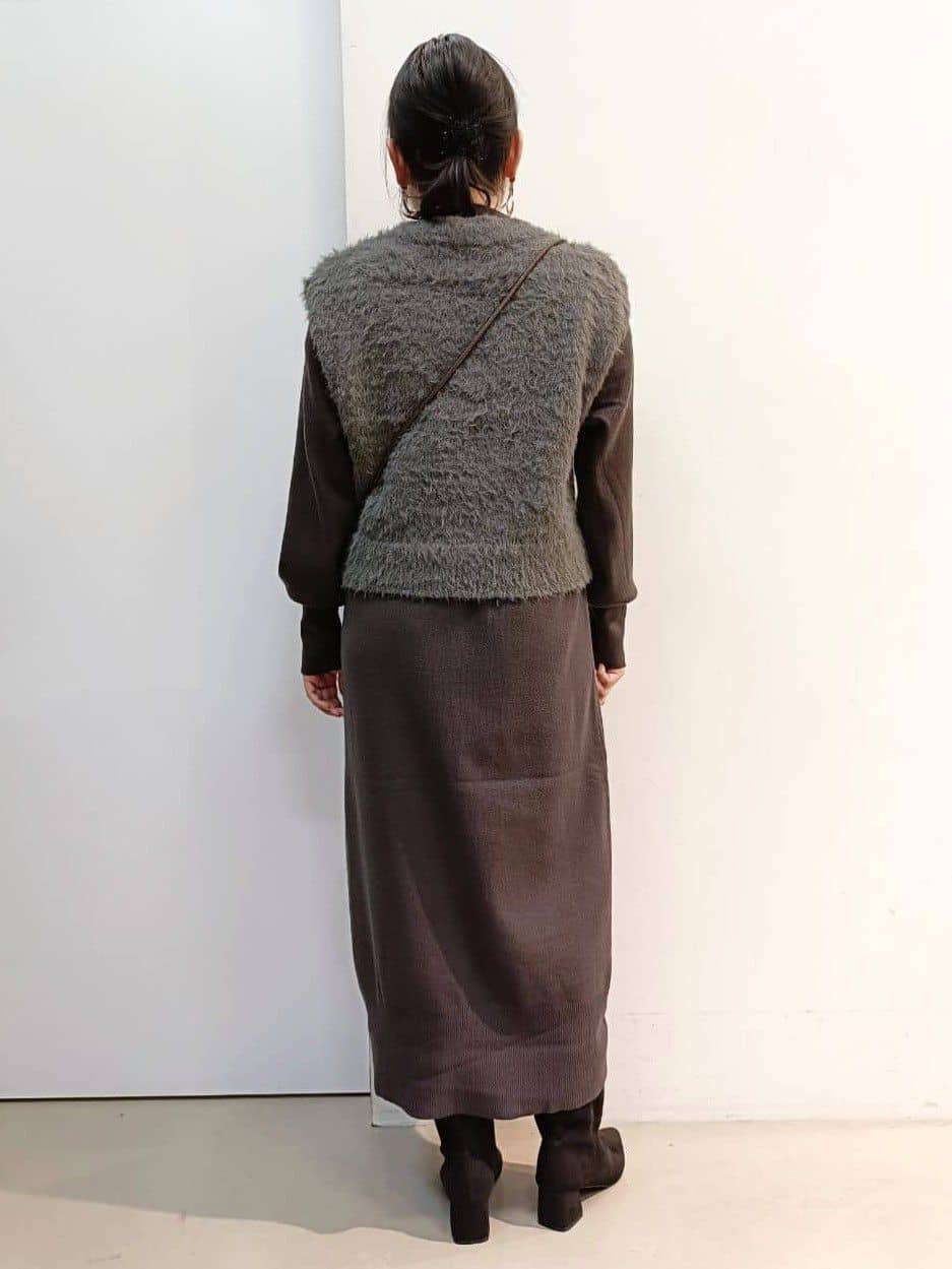 あんさんの「THE SHOP TK｜優秀ふわふわベスト＆ニットワンピース【毛玉になりにくい/静電気防止/洗える】」を使ったコーディネート