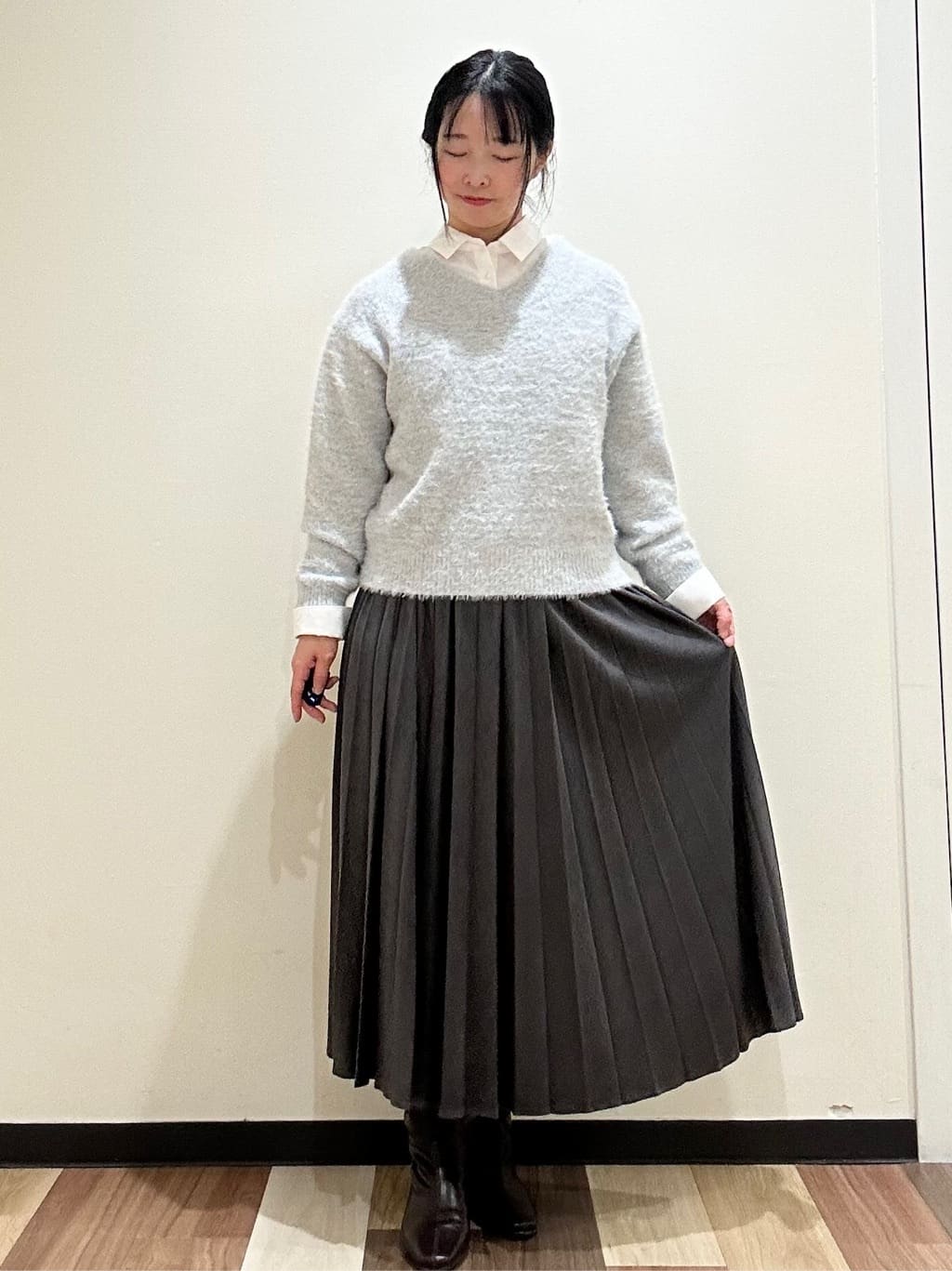 T.eさんの「OPAQUE.CLIP｜ポケット刺繍レギュラーカラーシャツ【洗濯機OK】」を使ったコーディネート