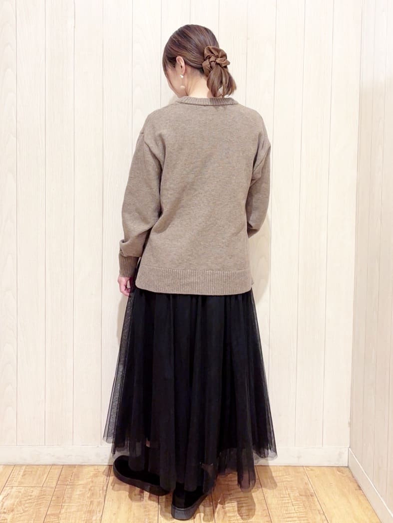 あいこさんの「SHOO･LA･RUE｜【S-LL/洗濯機可】ふわふわがやみつきになる柔らかさ スウェットライクロゴニット」を使ったコーディネート