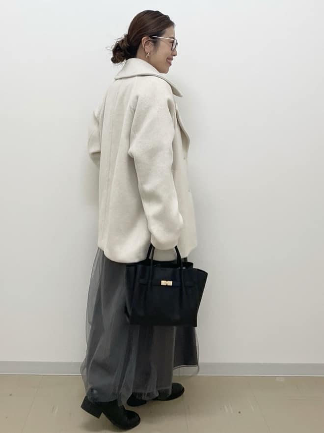 Akiさんの「OPAQUE.CLIP｜カシミヤブレンドウールミドルピーコート」を使ったコーディネート